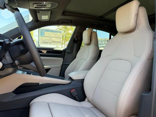 2025 Porsche Macan Electric