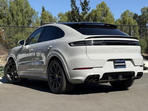 2025 Porsche Cayenne GTS