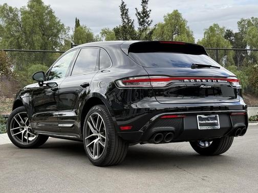2025 Porsche Macan Loaner