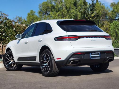 2025 Porsche Macan 