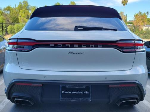 2025 Porsche Macan 