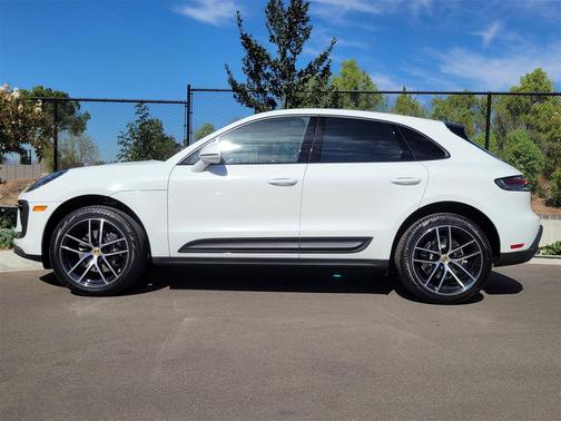 2025 Porsche Macan 