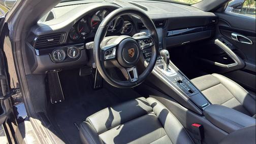 Jet Black Metallic 2018 Porsche 911 Carrera