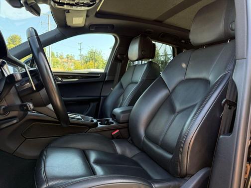 Black 2024 Porsche Macan Macan