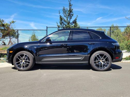 2024 Porsche Macan Loaner