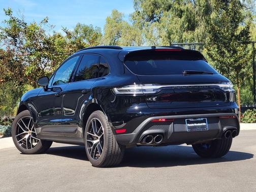 2024 Porsche Macan Loaner