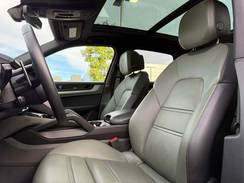 2025 Porsche Cayenne S