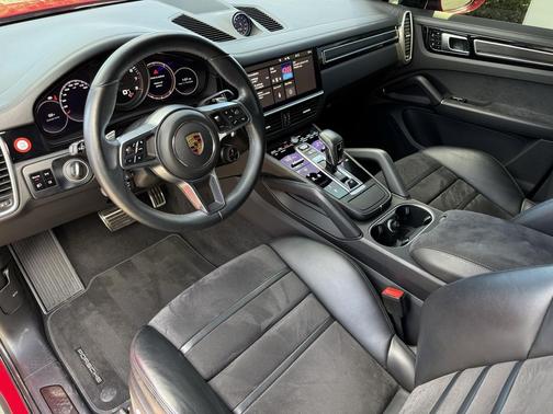 2021 Porsche Cayenne GTS