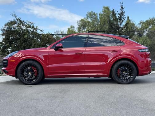 2021 Porsche Cayenne GTS