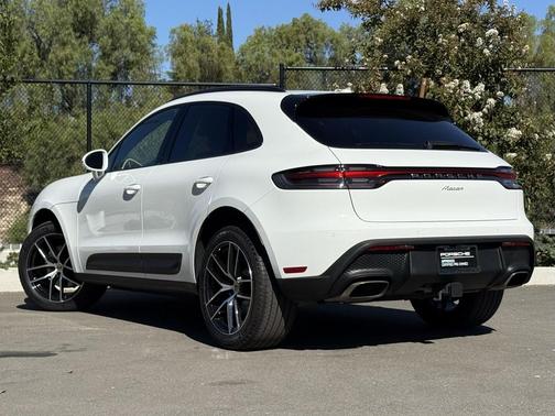 2024 Porsche Macan 