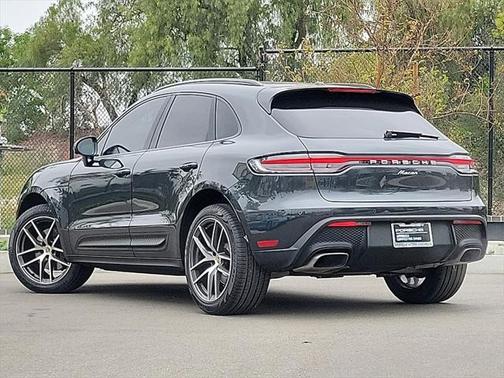 2024 Porsche Macan Base