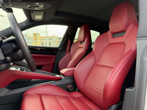 2025 Porsche Macan 4