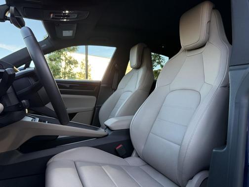 2025 Porsche Macan 4