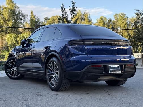 2025 Porsche Macan 4