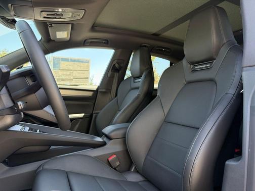 2026 Porsche Macan Macan Electric