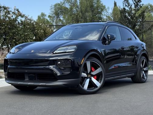2025 Porsche Macan 4S