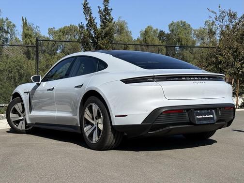 2025 Porsche Taycan 4
