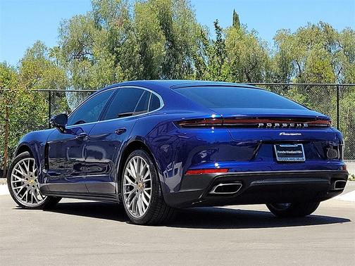 2024 Porsche Panamera 4