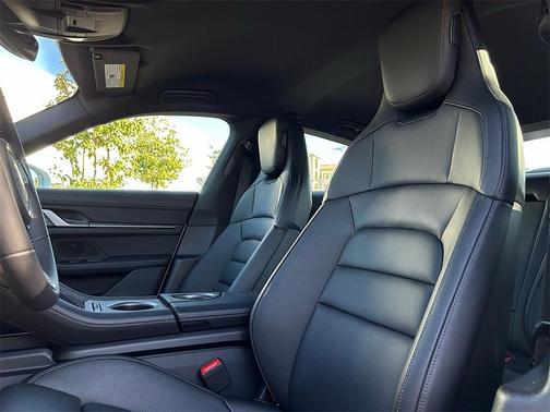 2025 Porsche Taycan 4S
