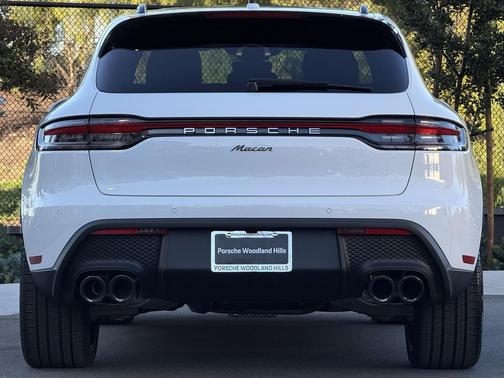 2026 Porsche Macan 