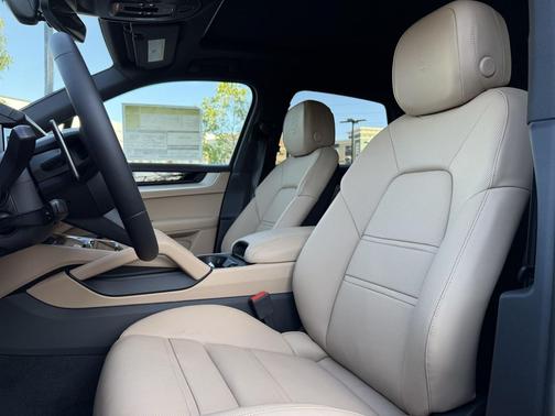 2025 Porsche Cayenne S