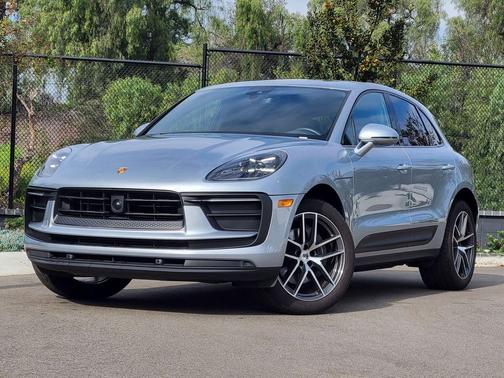 2023 Porsche Macan Base (PDK)