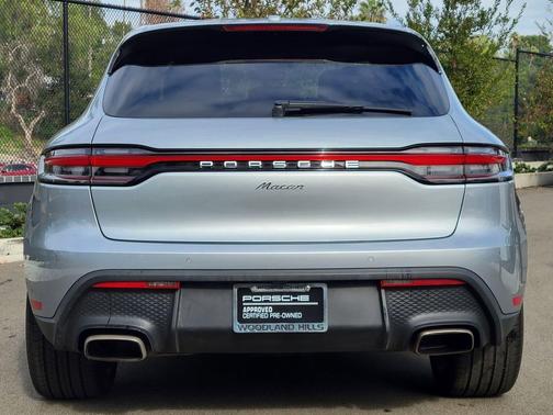 2023 Porsche Macan Base (PDK)