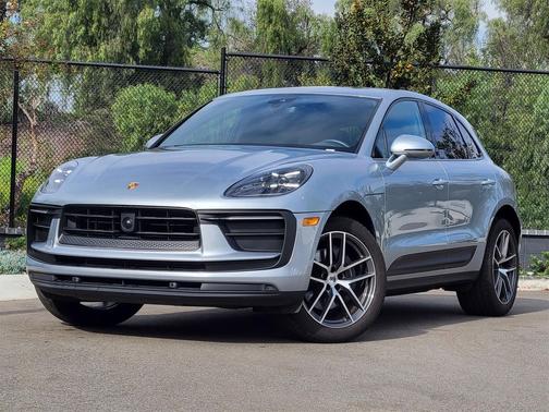2023 Porsche Macan Base (PDK)