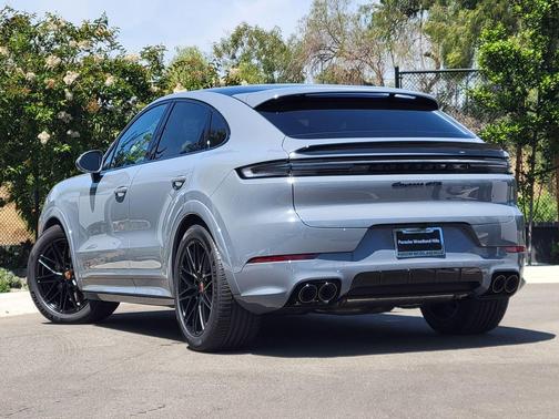 2026 Porsche Cayenne GTS