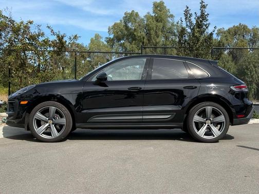 2025 Porsche Macan Loaner