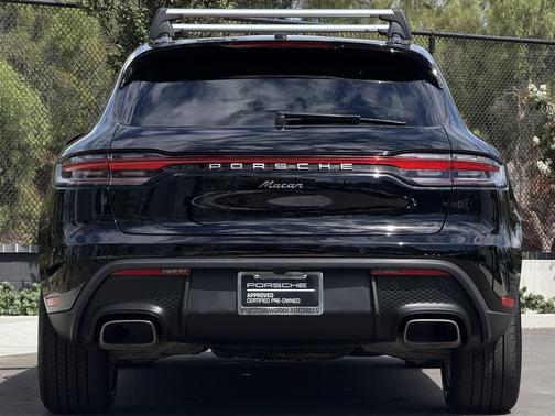 2022 Porsche Macan Base (PDK)
