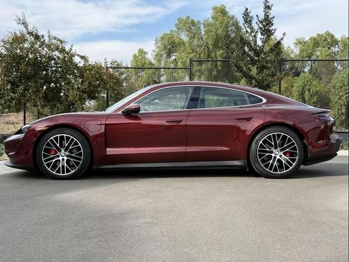 2022 Porsche Taycan 4S