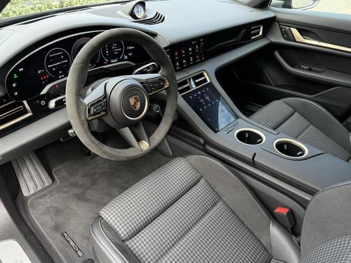2025 Porsche Taycan 4S