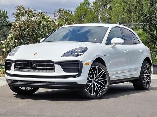 2026 Porsche Macan 