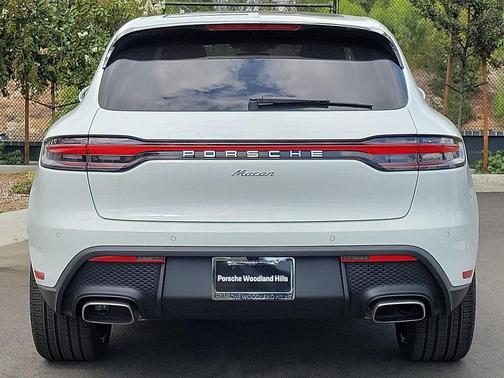 2026 Porsche Macan 