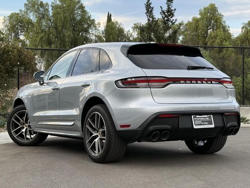2024 Porsche Macan Base (PDK)