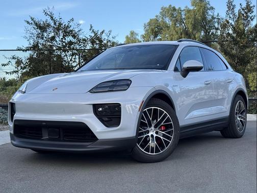 2025 Porsche Macan 4S