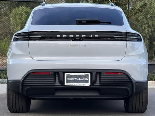 2025 Porsche Macan 4S
