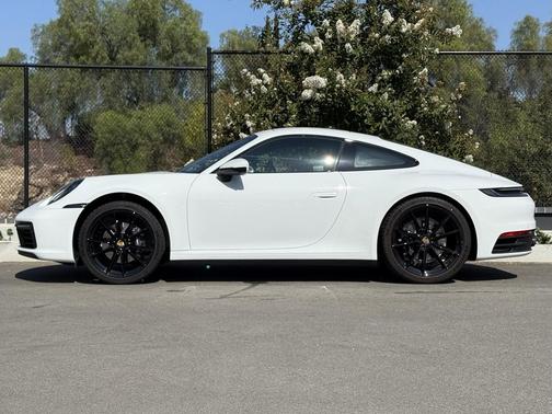 2024 Porsche 911 Carrera