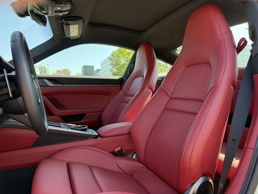2024 Porsche 911 Carrera