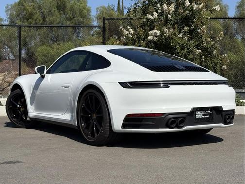 2024 Porsche 911 Carrera