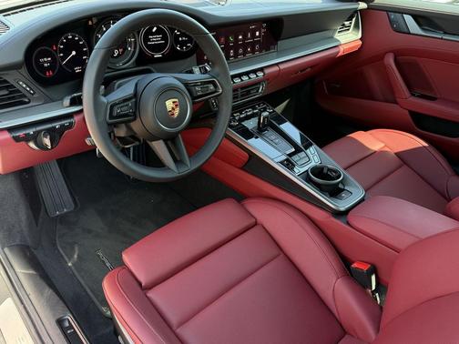 2024 Porsche 911 Carrera