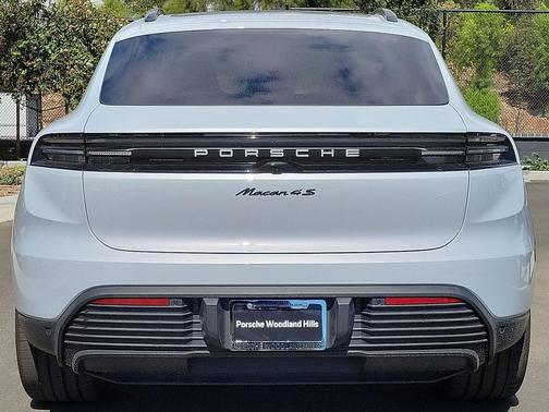 2025 Porsche Macan 4S