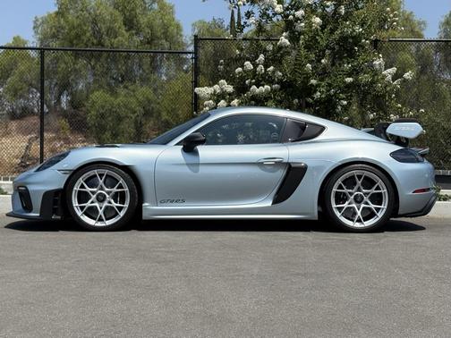 2023 Porsche 718 Cayman GT4 RS
