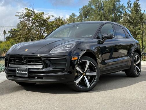 2025 Porsche Macan Loaner