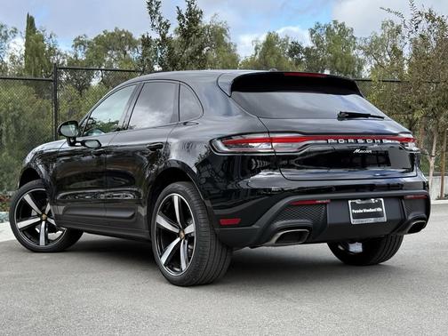 2025 Porsche Macan Loaner