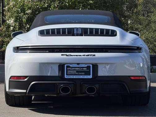 2025 Porsche 911 Carrera 4 GTS