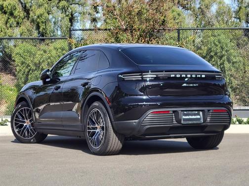 2025 Porsche Macan 4S