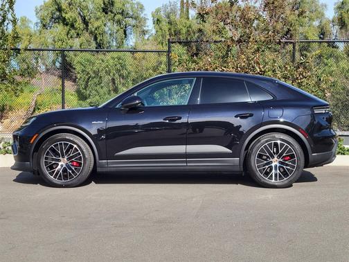 2025 Porsche Macan 4S