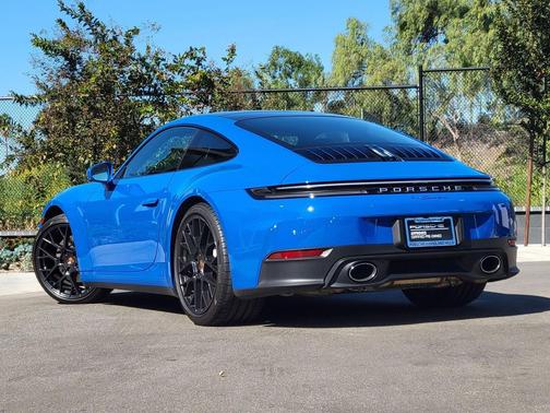 2025 Porsche 911 Carrera